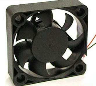 Тип : вентилятор осевой
Номинальное напряжение : 12 (DC) В
Номинальный ток : 0,15 А
Мощность : потребляемая - 1,8 Вт
Скорость : вращения - 5700 об/мин
Производительность : 16 CFM (0,45 м3/ мин) м3/ мин
Уровень шума : 34 дБ
Наработка на отказ (среднее время) : 30000 Час
Материал : корпус/ крыльчатка - PBT
Диапазон рабочих температур : -10…+60 °С
Температура хранения : -30...+75 °С
Межосевое расстояние : 40 мм
Тип подшипника : S - скольжения
Высота : 50 мм
Ширина : 50 мм
Глубина : 15 мм фото 2 Вентилятор RQD 5015MS 12VDC фото 2