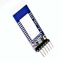 Назначение основных выводов Bluetooth базовой платы для HC-06 HC-07 HC-05 Arduino:
    -RESET — линия сброса (активируется логическим нулём)
    -3.3 V, GND — питание, земля
    -CSB, MOSI, MISO, CLK — линии SPI, используются для прошивки чипа
    -PIO0 — разрешение/запрет RX
    -PIO1 — разрешение/запрет TX
    -PIO2-PIO7, PIO10 — линии I/O общего назначения
    -PIO8 — для светодиода, показывающего состояние модуля: светодиод мигает с разной скоростью в зависимости от того, чем занят модуль — опросом Bluetooth-устройств, ожиданием или чем-либо другим
    -PIO9 — для светодиода, показывающего статус соединения: горит, если установлено соединение с другим Bluetooth-устройством
    -PIO11 — для управления режимом работы: по умолчанию режим простого удлинителя UART, а если подать на него логическую 1 — режим AT-команд.
Модуль Bluetooth базовая плата для HC-06 HC-07 HC-05 Arduino питается от 3.3 В, но его линии I/O могут работать и с 5-вольтовой логикой, что позволяет без проблем подключать его UART к Arduino. Bluetooth базовая плата для HC-05 HC-06 HC-07